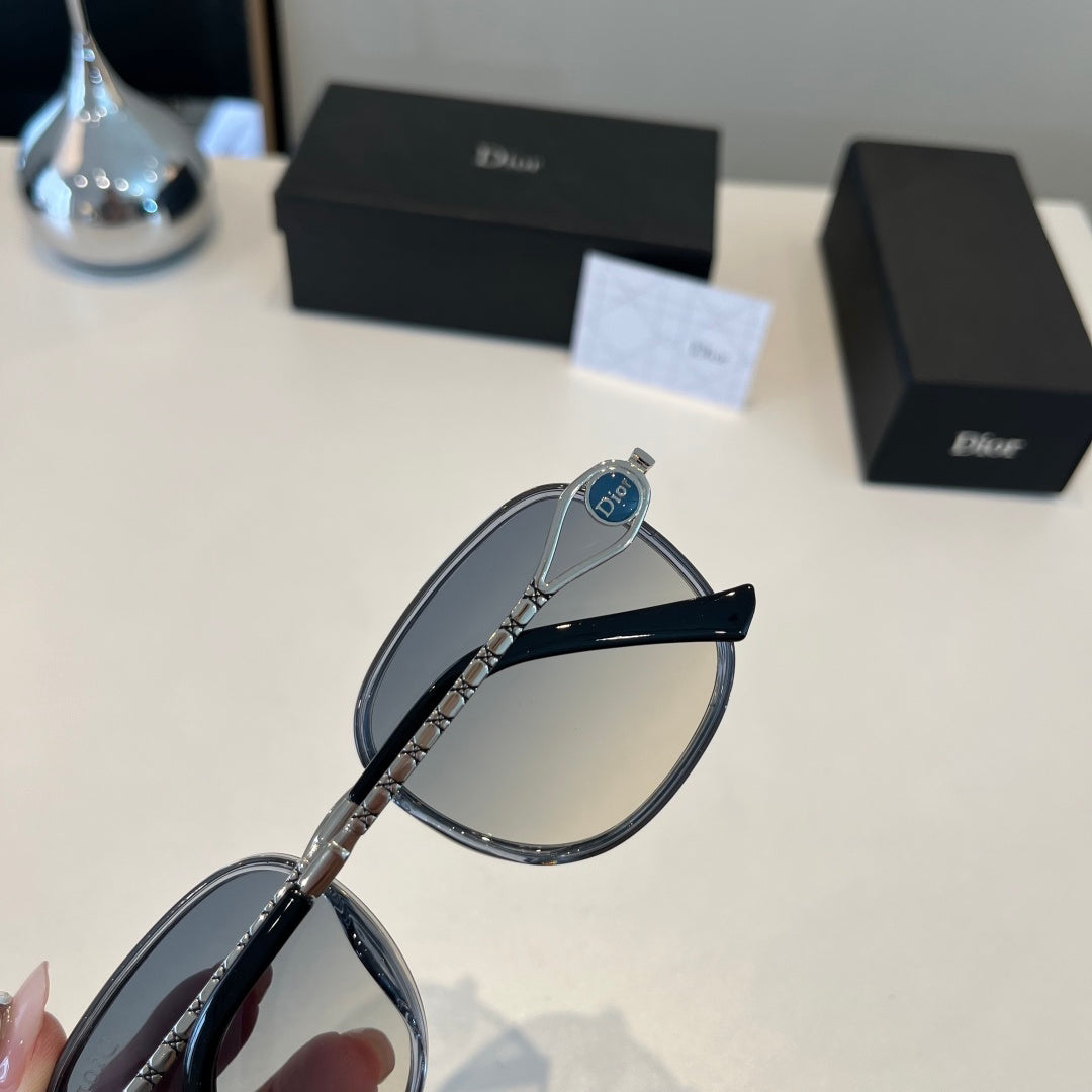 Lunettes de Soleil Dior de Luxe — Lunettes Haut de Gamme