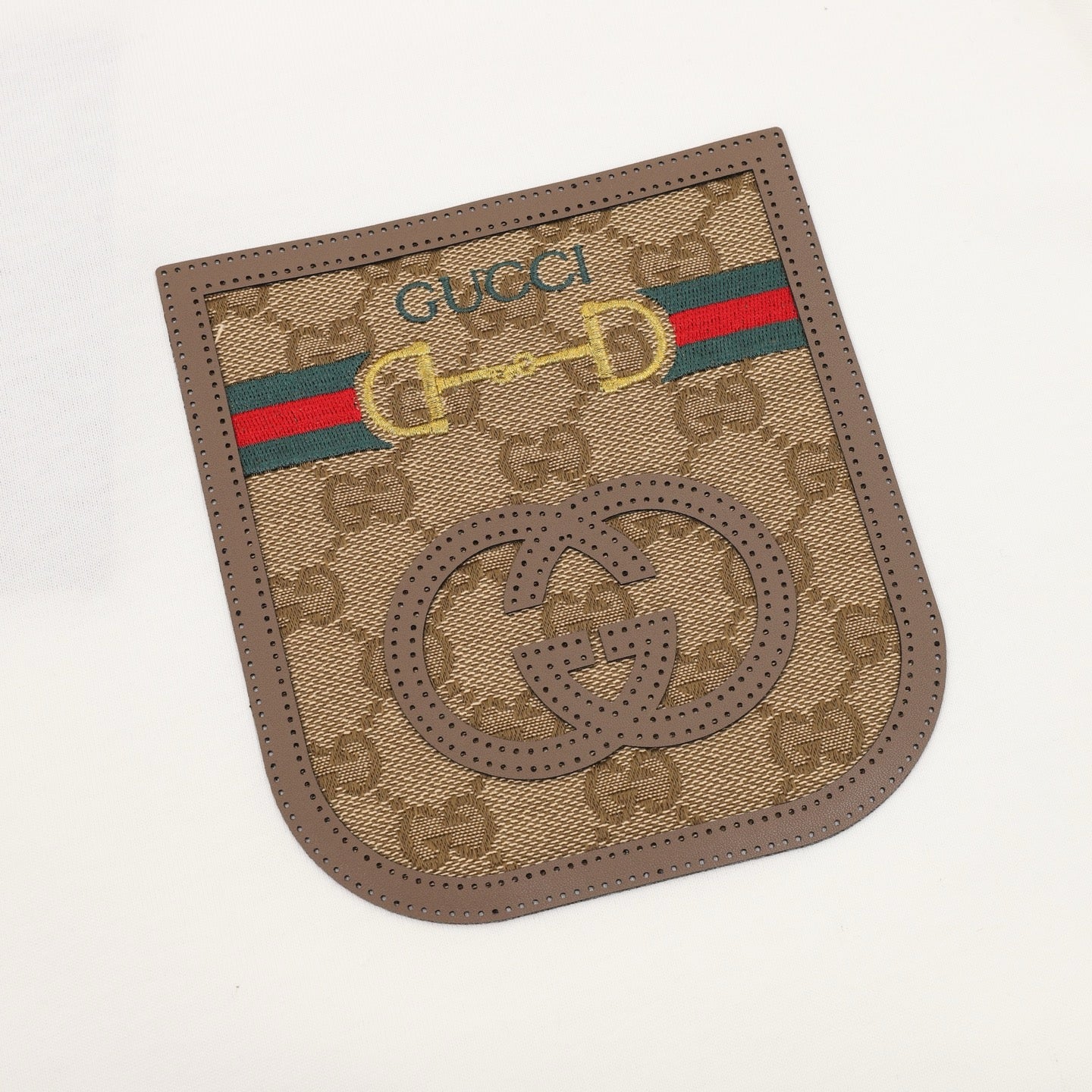 GUCCI ポケット、フローラルパッチ付き半袖シャツ